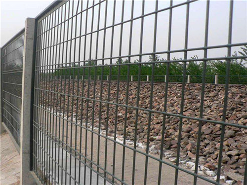 铁路防护网