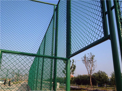 球场围栏